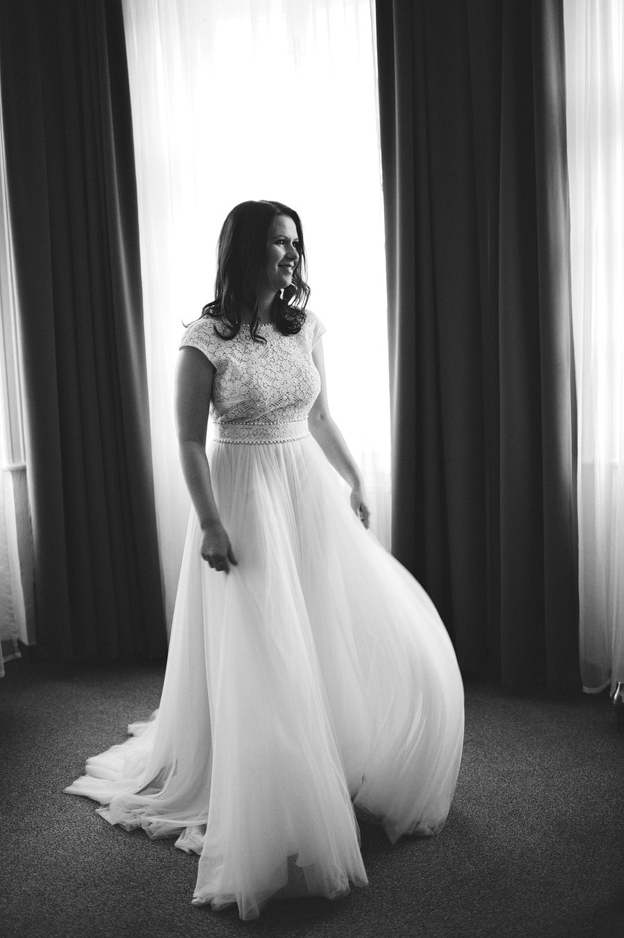 bridal portrait - daalarna wedding gown