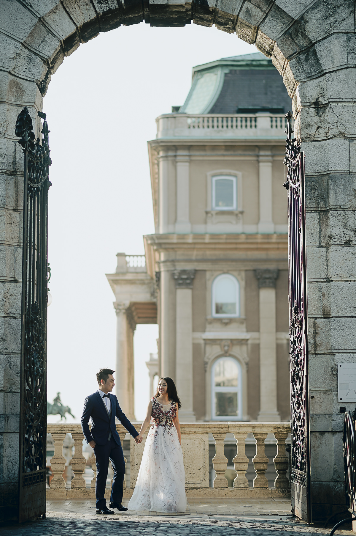 budapest pre wedding photo in the early morning